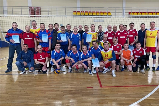 Состоялся 29-й турнир по волейболу среди мужских команд, посвященный Дню Космонавтики