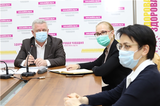Минздрав России поручил усилить наблюдение за диспансерной группой пациентов