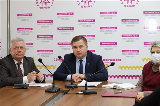 Министр здравоохранения России Михаил Мурашко провел селекторное совещание с регионами по вопросам организации медицинской помощи пациентам с COVID-19
