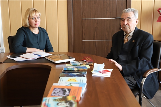 Министр культуры Светлана Каликова встретилась с народным писателем Чувашии Михаилом Юхмой