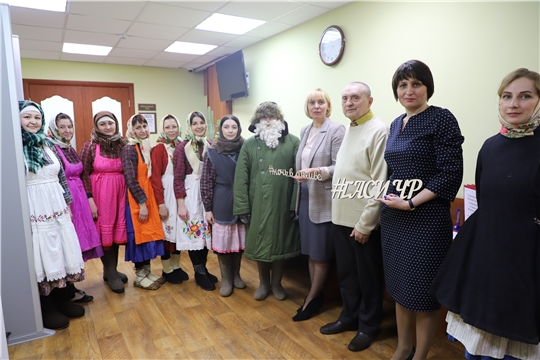 Министр культуры посетила Госархив современной истории в рамках акции «Ночь в архиве»