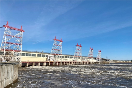 Для пропуска половодья Чебоксарская ГЭС увеличила расходы воды через гидроузел
