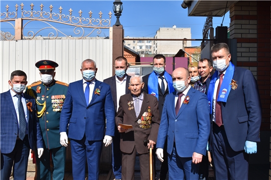 Сергей Артамонов в преддверии Дня Победы поздравил ветеранов