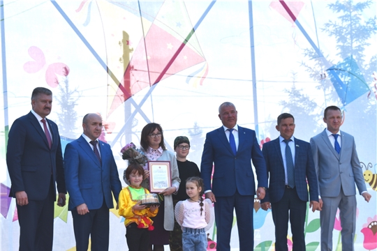 Сергей Артамонов принял участие в праздновании Международного дня защиты детей в Чебоксарском районе.