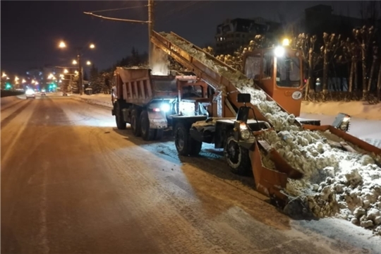 Чебоксарские дорожники справились с последствиями сильнейшего снегопада