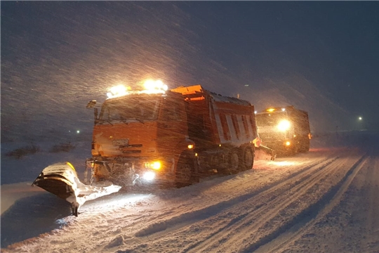 Дорожники Чувашии вышли на борьбу с последствиями сильнейшего снегопада