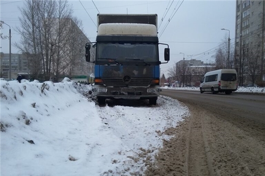 Олег Николаев поручил продумать логистику грузовых перевозок в крупных городах Чувашии