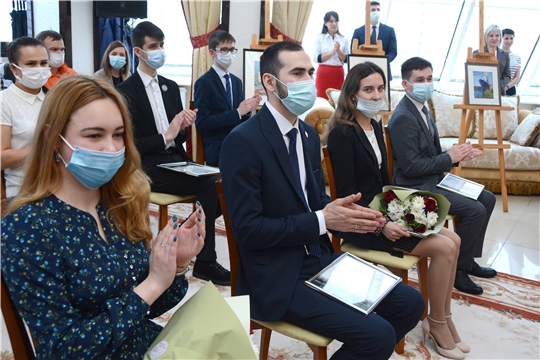 1000 юношей и девушек удостоены стипендии Главы Чувашской Республики