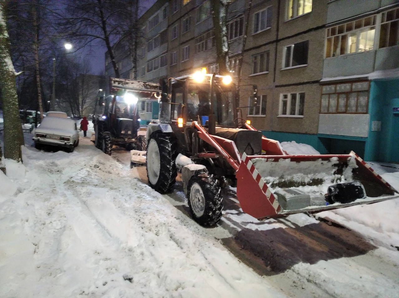 В Чебоксарах ведется работа по уборке снега, снежно-ледяных наростов |  Управа по Московскому району администрации г. Чебоксары