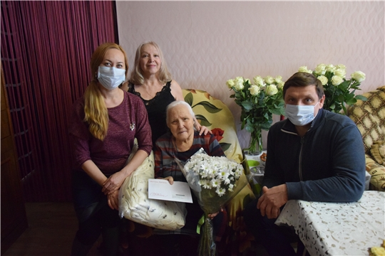 Долгожителям Московского района г. Чебоксары Изольде Лапиной и Ольге Филипповой исполнилось 90 лет