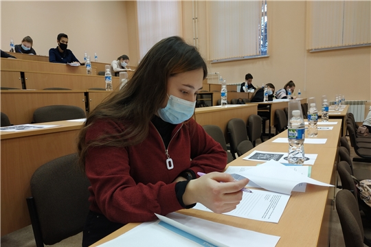 В Чебоксарах завершила свою работу региональная площадка заключительного этапа VIII Олимпиады школьников «В начале было Слово…»