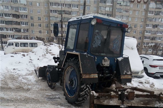 В Чебоксарах продолжается работа по наведению чистоты и порядка после снегопада