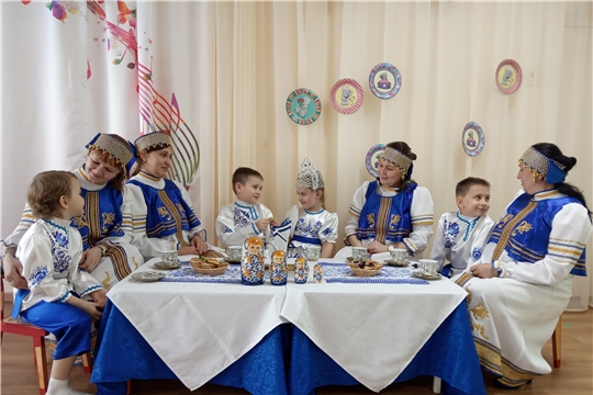В детском саду № 52 г. Чебоксары состоялся круглый стол «У самовара я и моя мама»
