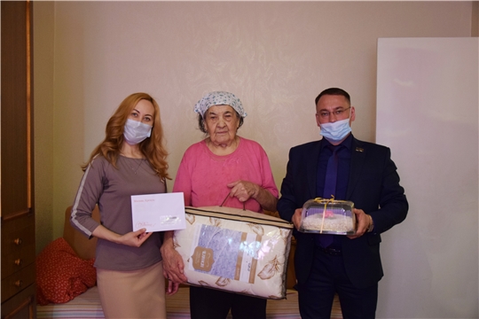 С честью, уважением и почётом: Ксения Якимова отметила солидный юбилей