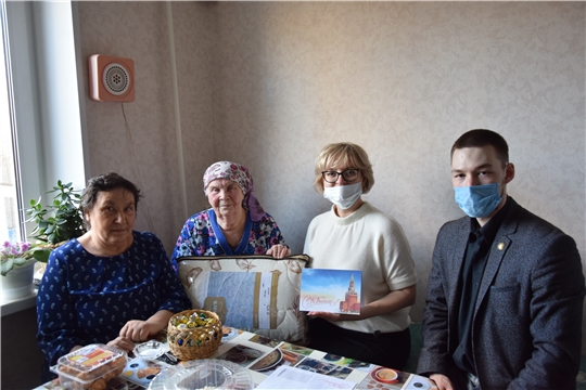 Долгожительницу Московского района г. Чебоксары Александру Горянкину поздравили на дому