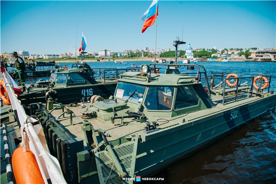 Чебоксары встретили уникальную экспедицию Понтонных подразделений инженерных войск «5000 километров по водным путям России»