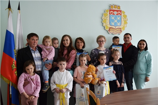 В Международный день защиты детей подвели итоги конкурса детского рисунка «Маленькие дети на большой планете»