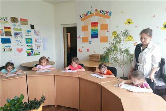 Подопечные социально-реабилитационного центра проходят подготовку к школе