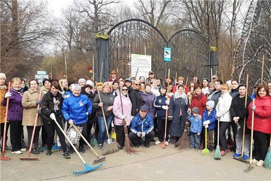 Новочебоксарцы 24 апреля массово вышли на  уборку города