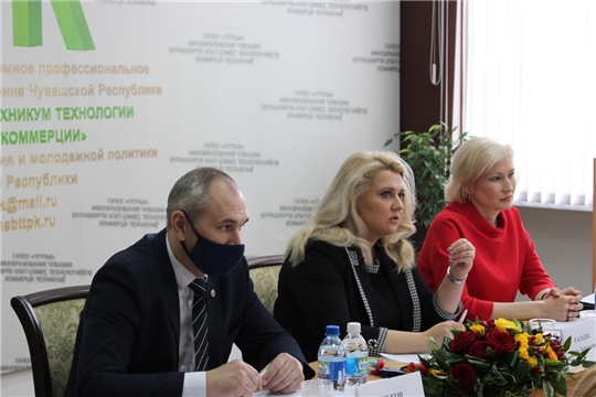 В Чебоксарах обсудили развитие движения «Молодые профессионалы» (WorldSkills Russia) в категории «Юниоры»