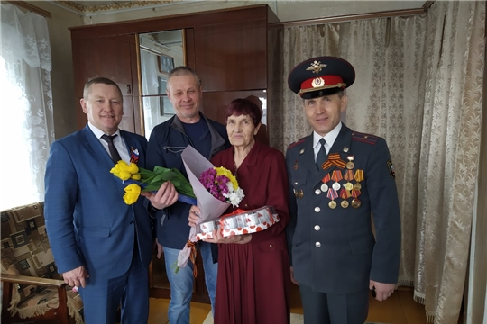 В Шемуршинском районе с Днем Победы поздравили  вдов участников Великой Отечественной войны