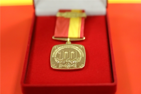 В Нижнекумашкинском сельском поселении состоялось вручение памятных медалей «100 лет образования Чувашской автономной области»