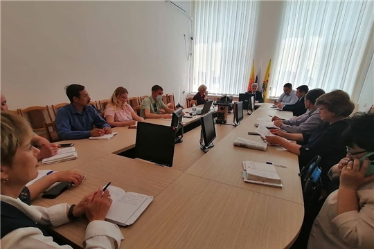 В администрации района  прошло заседание оперативного штаба по предупреждению завоза и  распространения новой коронавирусной инфекции на территории Шумерлинского района