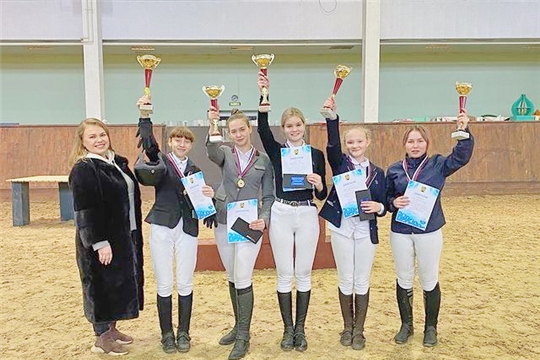 В Новочебоксарске прошли соревнования по конному спорту, посвящённые Международному женскому дню