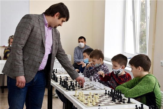 В Чувашии сразу на четырёх площадках прошли сеансы одновременной игры с международными гроссмейстерами