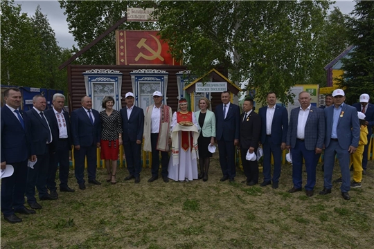 Надежда Колебанова поздравила тружеников Яльчикского района с успешным завершением весенних полевых работ