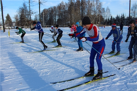 В Урмарах состоялись рождественские лыжные гонки