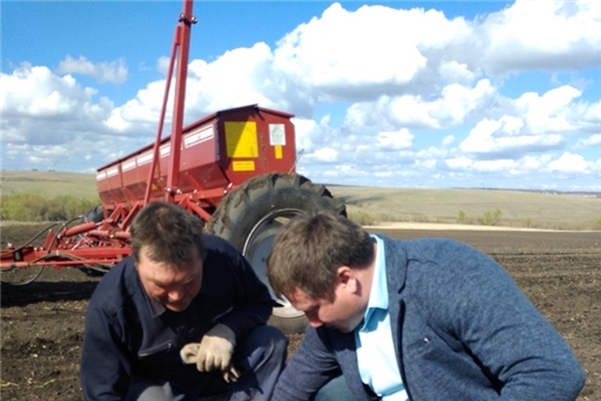 Проведение весенних полевых работ находится на контроле главы администрации Урмарского района Д. Иванова