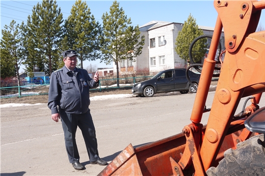В Ядринском районе продолжается техосмотр самоходных машин и прицепов к ним