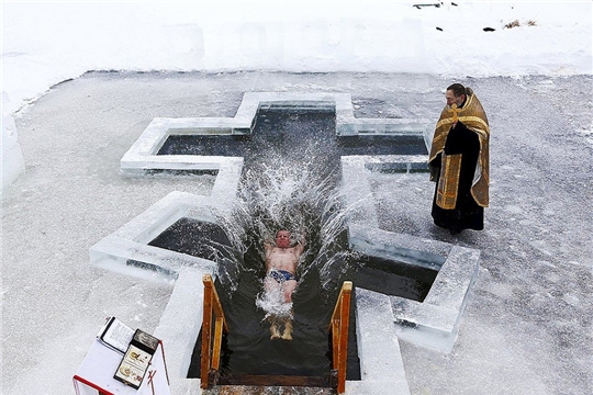 В прорубь – подготовленным: основные правила крещенских купаний