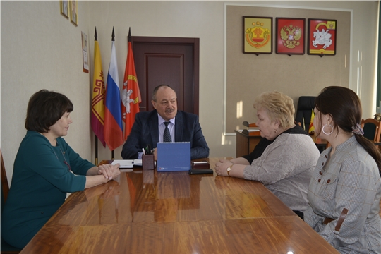 Глава администрации Яльчикского района встретился с директором Государственного исторического архива Чувашии Галиной Ертмаковой