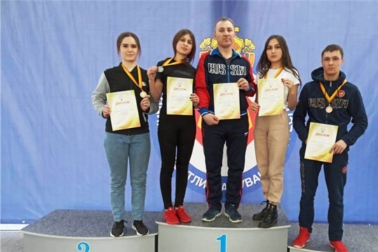 Яльчикская команда заняла третье общекомандное место на Кубке Чувашской Республики по армрестлингу