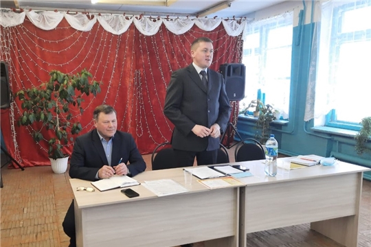 Глава администрации Янтиковского района Владимир Михайлов  встретился с жителями Амалыково и Тюмерево Тюмеревского сельского поселения