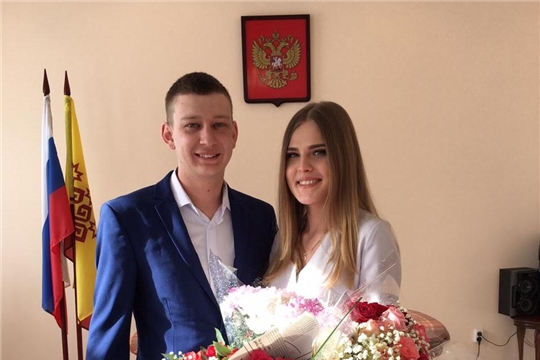 Янтиковские молодожены зарегистрировали брак в канун Международного женского дня