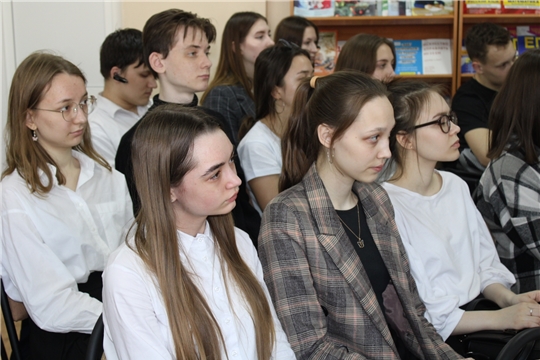 14 апреля специалисты столичного центра занятости провели профориентационные мероприятия для школьников Чебоксар