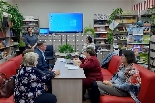 В рамках проекта «Литературные маршруты Чувашии» работники МБУК «ЦБС» Алатырского района посетили Порецкую межпоселенческую библиотеку