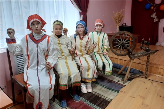 В рамках Года культурного наследия в Алтышевской сельской библиотеке проведены фольклорные посиделки «Покров - зазимье!»