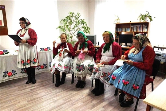 В Сойгинской сельской библиотеке прошел мастер-класс «Вышивка - чудо рук человеческих»