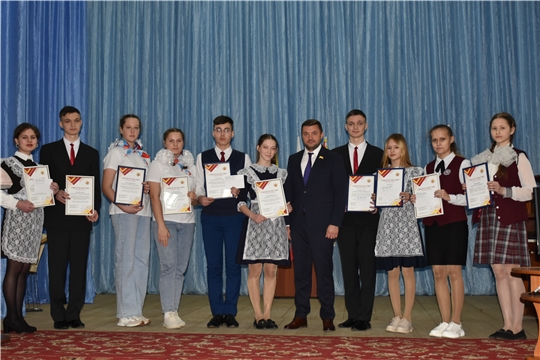 Успехи обучающихся школ Алатырского округа отмечены стипендией депутатов Государственного Совета Чувашской Республики