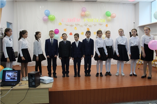 В Таутовской школе прошел День самоуправления, приуроченный Дню Учителя