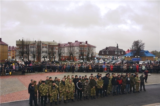 Сегодня в селе Аликово проводили на военную службу земляков, призванных в рамках частичной мобилизации из Аликовского района
