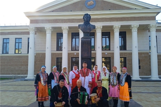 Народный фольклорный ансамбль «Валинкке» принял участие во Всероссийском конкурсе фольклорных ансамблей «Традиции»