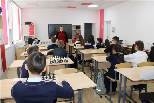 В Аликовской школе состоялся предновогодний шахматный турнир «Юный шахматист - 2022»