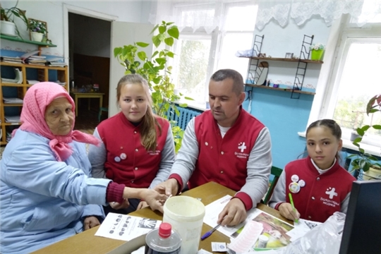 В рамках акции "Добро в село" волонтеры организовали выезд в с.Алманчиково