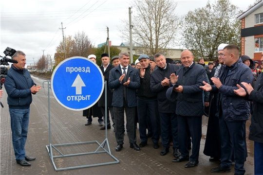 С участием Главы республики О.Николаева в Батыревском районе открыта новая дорога