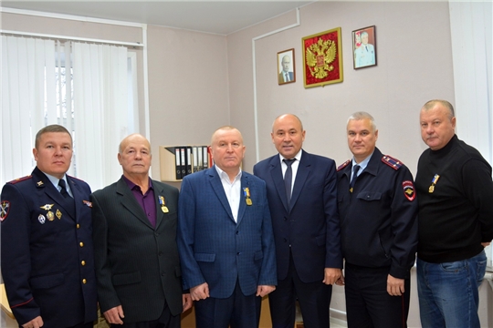 Глава администрации Батыревского района поздравил участковых уполномоченных  полиции с 99 годовщиной образования службы